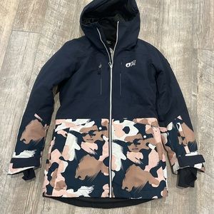 Women’s Ski Jacket size small. Picture Organic Brand.